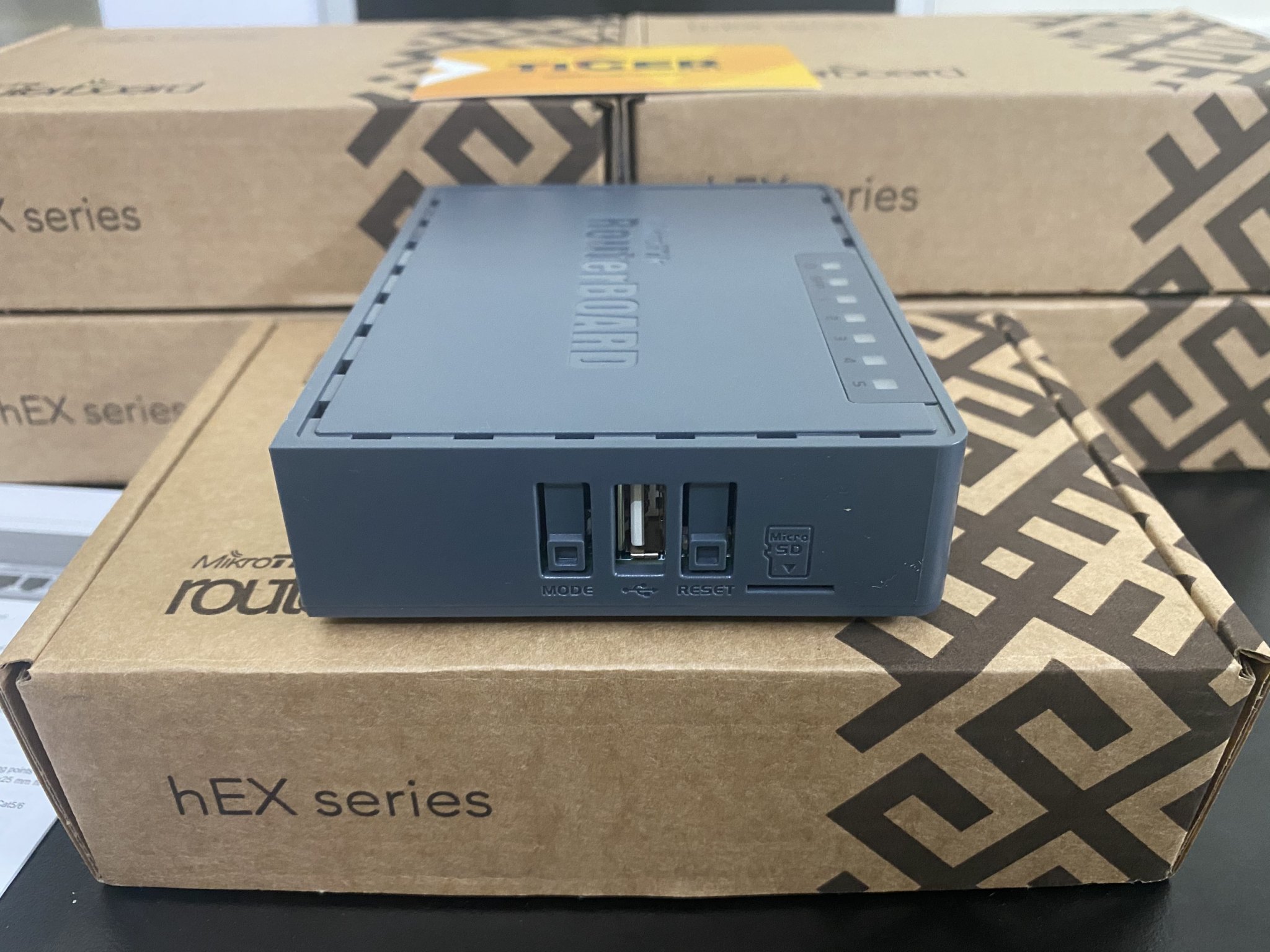 Router MIKROTIK RB760iGS (Chính hãng)-1