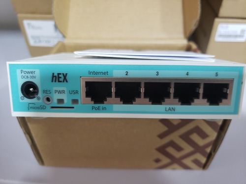 Thiết bị định tuyến Mikrotik RB750Gr3 (hEX) -1